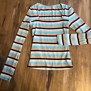 Aero Size small long sleeve